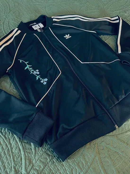 Adidas jacket SM love revolution collection, quote on back & embroidered flowers - Picture 3 of 4